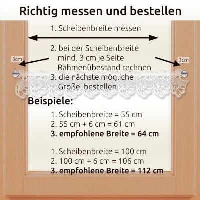 Diagramm zum Messen und Bestellen von Vorhängen mit exquisiten Vogtländischen Spitzen-Motiven. Schritte mit Pfeilen: Scheibenbreite messen, mindestens 3 cm pro Seite hinzufügen, nächstgrößere Größe bestellen. Beispiele zeigen Berechnungen für 64 cm und 112 cm Breite.