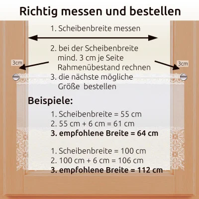 Diagramm zum Messen und Bestellen von Vorhängen mit exquisiten Vogtländischen Spitzen-Motiven. Schritte mit Pfeilen: Scheibenbreite messen, mindestens 3 cm pro Seite hinzufügen, nächstgrößere Größe bestellen. Beispiele zeigen Berechnungen für 64 cm und 112 cm Breite.