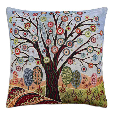 Dekoratives Gobelin-Dekokissen mit kunstvollem Baumdesign mit kreisförmigen Blattmustern, gemustertem Stamm und Ästen sowie stilisierten Pflanzen auf einer pastellfarbenen Landschaft – perfekt als Kissen Baum der Träume für Ihr Zuhause.