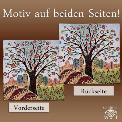 Zwei quadratische Gobelin-Dekokissen sind auf beiden Seiten mit dem farbenfrohen „Baum der Träume“-Design versehen. Linke Seite: „Vorderseite“, rechts: „Rückseite“. Der obige deutsche Text lautet: „Motiv auf beiden Seiten!“