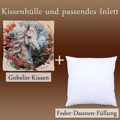 Gobelin-Kissenbezug mit einem weißen Pferd mit Herbstlaub neben einem schlichten weißen Kisseninlett. Deutscher Text beschriftet die Artikel und beschreibt die Kissenfüllung als Daunenfedern.