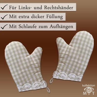 Zwei beige-weiß karierte Topflappen mit Spitzenbesatz sind auf einem braunen Hintergrund abgebildet. Der deutsche Text hebt die Eigenschaften hervor: für linke und rechte Hände geeignet, extra dick gepolstert und mit Aufhängeschlaufen.