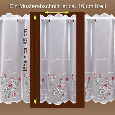 Transparenter weißer Vorhang mit Wellenkanten, verziert mit gestickten Hühnern und Küken. Ein braunes Rechteck hebt einen Abschnitt hervor, der mit "ca. 16 cm breit" (breit) und "ca. 45 cm hoch". Der deutsche Text am oberen Rand beschreibt die Breite des Abschnitts.