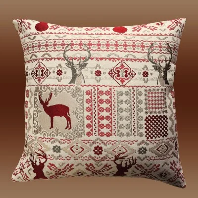 Kissenhülle Hirschmotiv 40 x 40 cm - Darstellung mit Füllung vor braunem Hintergrund