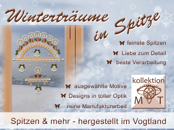 Holen Sie sich mit Plauener Spitze den Winterzauber in Ihr Zuhause! Unser Fensterbild mit zarter Spitze zeigt einen Lichterbogen mit Adventskerzen als kunstvolle Winter-Dekoration aus dem Vogtland, mit viel Liebe zum Detail und außergewöhnlichem Design.